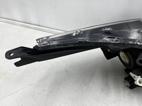 Lampa reflektor Toyota Corolla XI E16 13-16r. LEWA przednia Europa zwykła + LED pasek oryginał lewy przód 81150-02e70