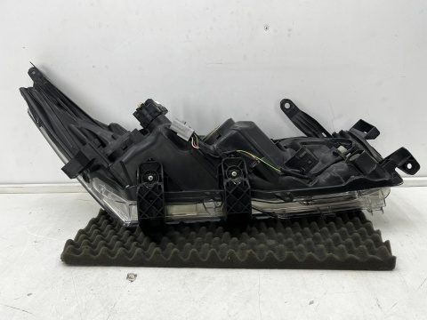 Lampa reflektor Toyota Corolla XI E16 13-16r. LEWA przednia Europa zwykła + LED pasek oryginał lewy przód 81150-02e70