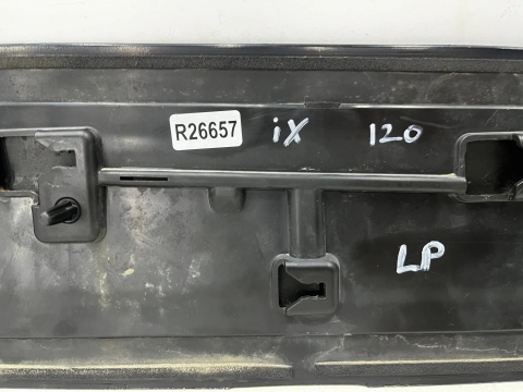 Listwa BMW iX I20 21r.- lewa przednia dolna nakładka drzwi bocznych lewy przód 8497327