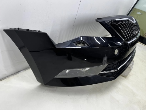 Zderzak przedni Skoda Superb 3 III 15-19r. Przedlift przód 4XPDC 3V0807221 spryski