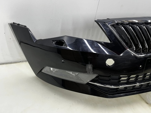 Zderzak przedni Skoda Superb 3 III 15-19r. Przedlift przód 4XPDC 3V0807221 spryski