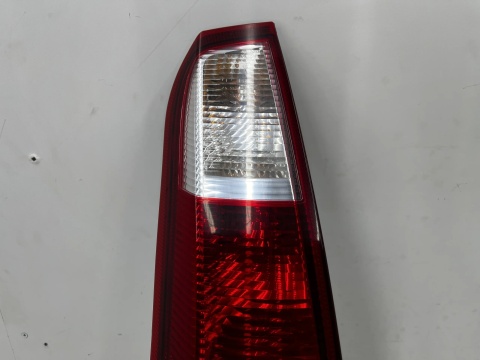 Lampa Opel Meriva A przedlift 03-05r. LEWA tylna w błotnik z narożnikiem z163 oryginalna lewy tył EU 13130027