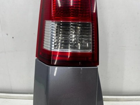 Lampa Opel Meriva A przedlift 03-05r. LEWA tylna w błotnik z narożnikiem z163 oryginalna lewy tył EU 13130027
