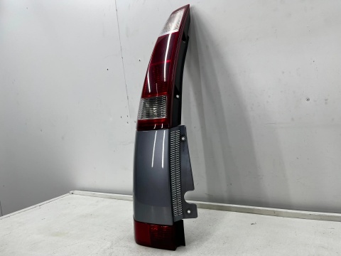 Lampa Opel Meriva A przedlift 03-05r. LEWA tylna w błotnik z narożnikiem z163 oryginalna lewy tył EU 13130027