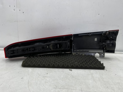 Lampa Opel Meriva A przedlift 03-05r. LEWA tylna w błotnik z narożnikiem z163 oryginalna lewy tył EU 13130027