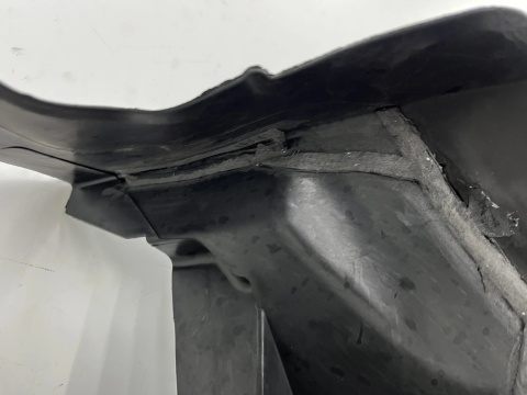 Osłona chłodnicy Peugeot 3008 II 5008 II LIFT 20-24r. kierownica powietrza intercoolera pasa przedniego wlot 9836834080