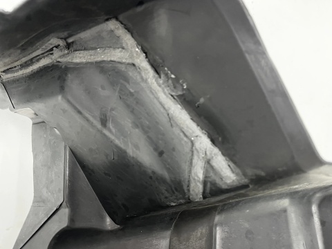 Osłona chłodnicy Peugeot 3008 II 5008 II LIFT 20-24r. kierownica powietrza intercoolera pasa przedniego wlot 9836834080