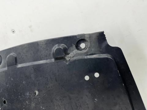 Osłona podwozia Mazda CX-30 2019r.- osłona dolna silnika płyta pod zderzak ORYGINAL dfr5-5611y dfr5-56112