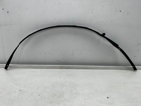 Ślizg Volvo XC60 2 II 17r.- prawe przednie mocowanie nadkola prawy przód 32216424