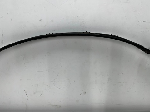 Ślizg Volvo XC60 2 II 17r.- prawe przednie mocowanie nadkola prawy przód 32216424