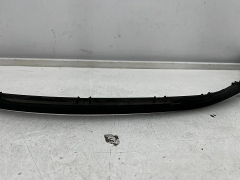 Ślizg Volvo XC60 2 II 17r.- prawe przednie mocowanie nadkola prawy przód 32216424