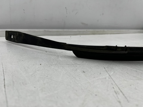 Ślizg Volvo XC60 2 II 17r.- prawe przednie mocowanie nadkola prawy przód 32216424