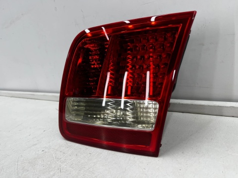 Lampa Audi A8 D3 02-08r. prawa tylna z klapy bagażnika prawy tył EU 4e0945094c