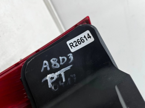 Lampa Audi A8 D3 02-08r. prawa tylna z klapy bagażnika prawy tył EU 4e0945094c