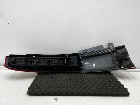 Lampa Opel Meriva A przedlift 03-05r. PRAWA tylna w błotnik z narożnikiem z163 oryginalna prawy tył EU 13130028