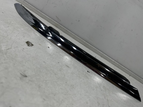 Listwa Vw Passat B8 14-23r. prawa przednia nakładka reflektora Chrom maskownica lampy górna 3g0941120