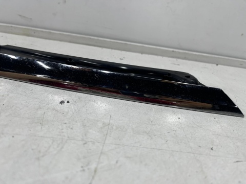 Listwa Vw Passat B8 14-23r. prawa przednia nakładka reflektora Chrom maskownica lampy górna 3g0941120