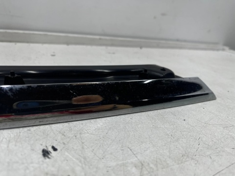 Listwa Vw Passat B8 14-23r. prawa przednia nakładka reflektora Chrom maskownica lampy górna 3g0941120