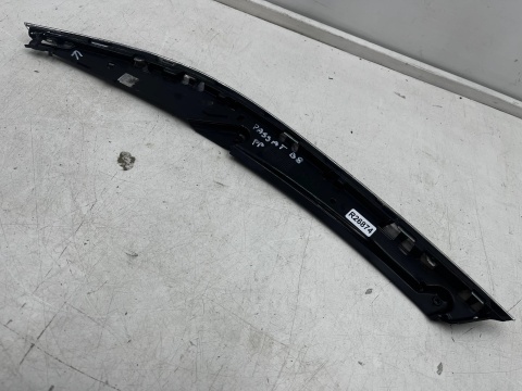 Listwa Vw Passat B8 14-23r. prawa przednia nakładka reflektora Chrom maskownica lampy górna 3g0941120