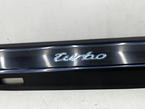 Nakładka progu Porsche 911 VII Porsche 991 TURBO 11-19r. NOWA prawa podświetlana Carbon wewnętrzna listwa progowa