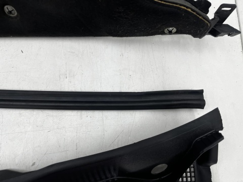 Podszybie Opel Meriva A 03-10r. górne i dolne uszczelka podszybia komplet Europa 93265098 93301867