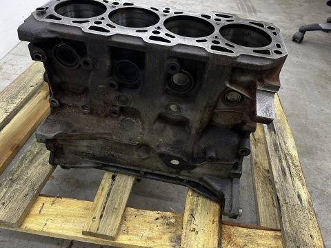 Blok silnika Opel Zafira B Astra H Vectra C 04-14r. Z19D 1.9 CDTI 55182303