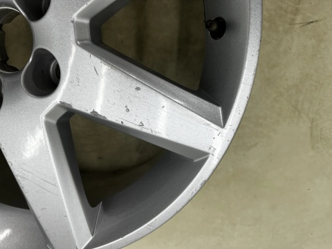 Felga aluminiowa Cadillac BLS Saab 9-3 II 05-10r. r17 cali 7,5jx17 ET41 5x110 CH65,1 pojedyncza oryginalna 12772441