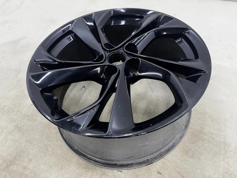Felga aluminiowa Opel Astra K 15-22r. r17 cali 7,5jx17 ET44 5x105 CH56,5 pojedyncza oryginalna z czujnikiem ciśnienia 13409657