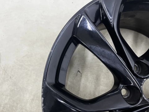 Felga aluminiowa Opel Astra K 15-22r. r17 cali 7,5jx17 ET44 5x105 CH56,5 pojedyncza oryginalna z czujnikiem ciśnienia 13409657