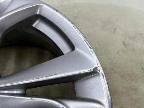 Felga aluminiowa Opel Astra K 15-22r. r17 cali 7,5jx17 ET44 5x105 CH56,5 pojedyncza oryginalna z czujnikiem ciśnienia 13409657