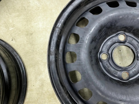 Felgi stalowe Opel Corsa D Cosra E Adam 06-19r. 5,5jx14 4x100 ET39 CH56,5 14 cali z czujnikami ciśnienia KOMPLET 2140144