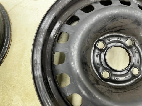 Felgi stalowe Opel Corsa D Cosra E Adam 06-19r. 5,5jx14 4x100 ET39 CH56,5 14 cali z czujnikami ciśnienia KOMPLET 2140144