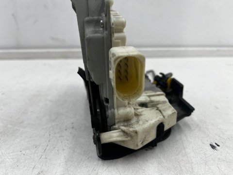 Zamek drzwi Audi A3 8P 03-13r. lewy tylny zamek drzwi 8 pin lewy tył 4F0839015