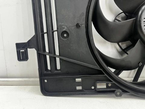 Wentylator chłodnicy Ford C-max MK2 Focus MK3 Connect MK2 10-19r. 1.5 TDCi 1.6 TDCi wiatrak z obudową SPRAWNY dv61-8c607-ad