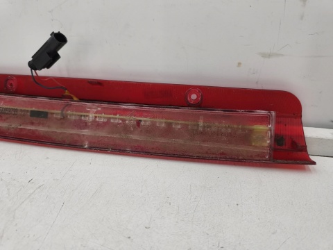 Lampa Alfa Romeo 159 Kombi 05-11r. trzecie dodatkowe światło stop w tylnej szybie 156053453