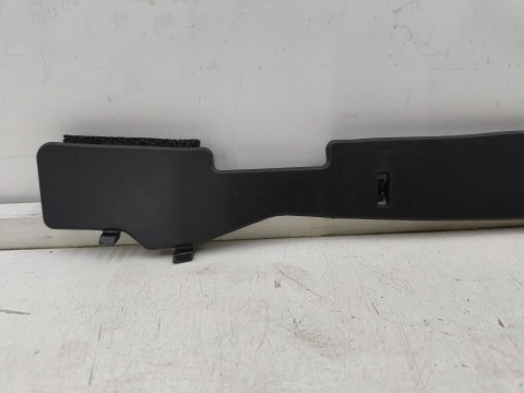 Osłona błotnika Mazda CX-30 19r.- PRAWE wygłuszenie błotnika orginalne dfr5563k1