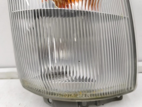 Kierunkowskaz Toyota Dyna U300 05r.- PRAWY kierunkowskaz kierunek migacz lampa reflektor ORYGINALNY