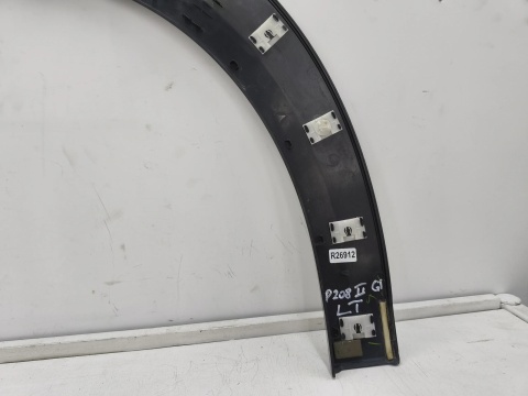 Listwa Peugeot 208 II GT line 19r.- lewy tylny rant nadkola błotnika tylnego nakładka lewy tył 9823300580