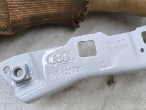 Mocowanie błotnika Audi A3 8v LIFT 16-20r. NOWA lewa przednia dolna podpora błotnika wspornik 8v0821091c