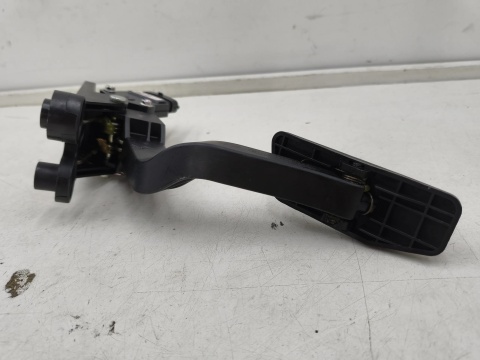 Pedał gazu Hyundai Tucson 1 I JW 04-10r. potencjometr gazu czujnik EU 327002e301