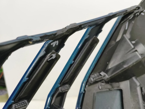 Zderzak przedni Peugeot 3008 3 III 24r.- przód 6XPDC 9843790980