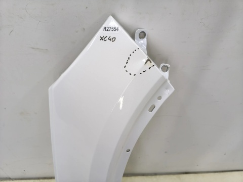 Błotnik Volvo XC40 17r.- prawy przedni prawy przód 31457584