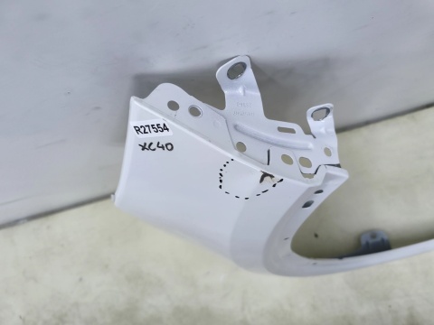 Błotnik Volvo XC40 17r.- prawy przedni prawy przód 31457584