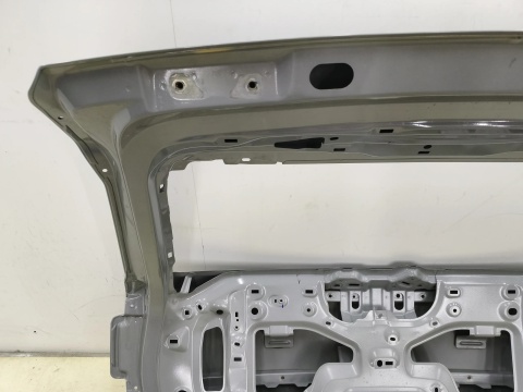 Klapa bagażnika Volvo EX30 23r.- tylna 31345652