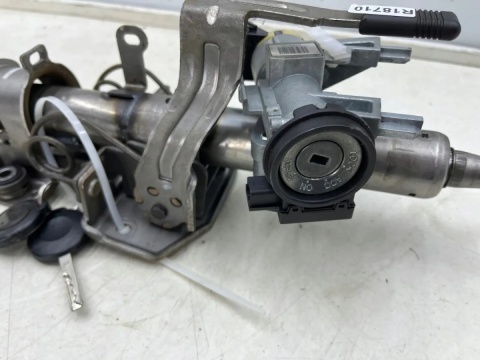 Kolumna kierownicy Mitsubishi Colt VI 6 Z30 04-12r. krzyżak DWA kluczyki