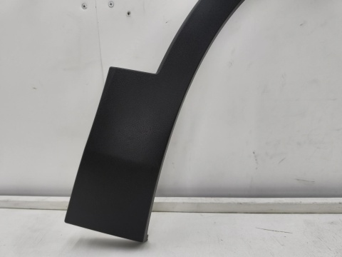 Listwa Volvo XC40 17r.- prawa przednia nakładka rant błotnika prawy przód 31448345