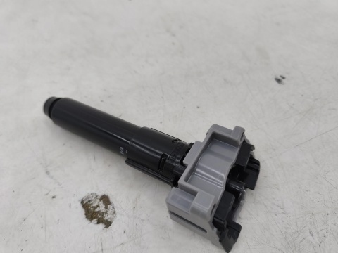 Dysza spryskiwaczy Toyota Land Crusier J200 07-21r. prawy spryskiwacz lampy 85207-60110