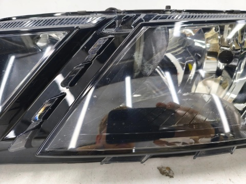 Lampa reflektor Skoda Octavia 3 III LIFT 16-20r. lewa przednia na żarówkę H7 DRL LED lewy przód 5e1941015c
