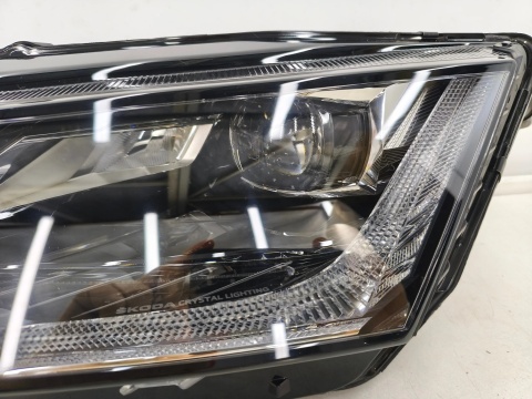Lampa reflektor Skoda Octavia 4 IV 19-24r. LEWA przednia Full LED EU Crystal Lighting oryginalna lewy przód EU 5e4941015b