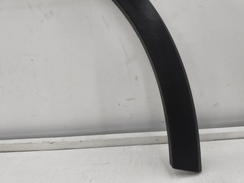 Listwa Volvo XC40 17r.- prawa przednia nakładka rant błotnika prawy przód 31448345